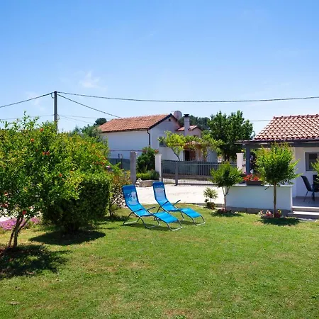 펜션 Ankica Sikici 풀라